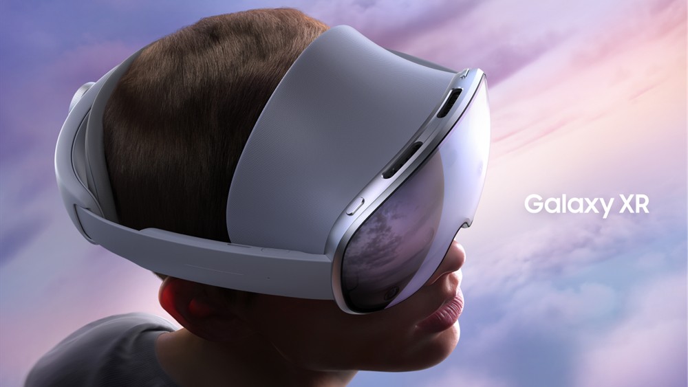 Samsung Galaxy XR to wysokiej klasy zestaw do rzeczywistości mieszanej (Mixed Reality), wprowadzony na rynek w październiku 2025 roku jako bezpośredni konkurent Apple Vision Pro.